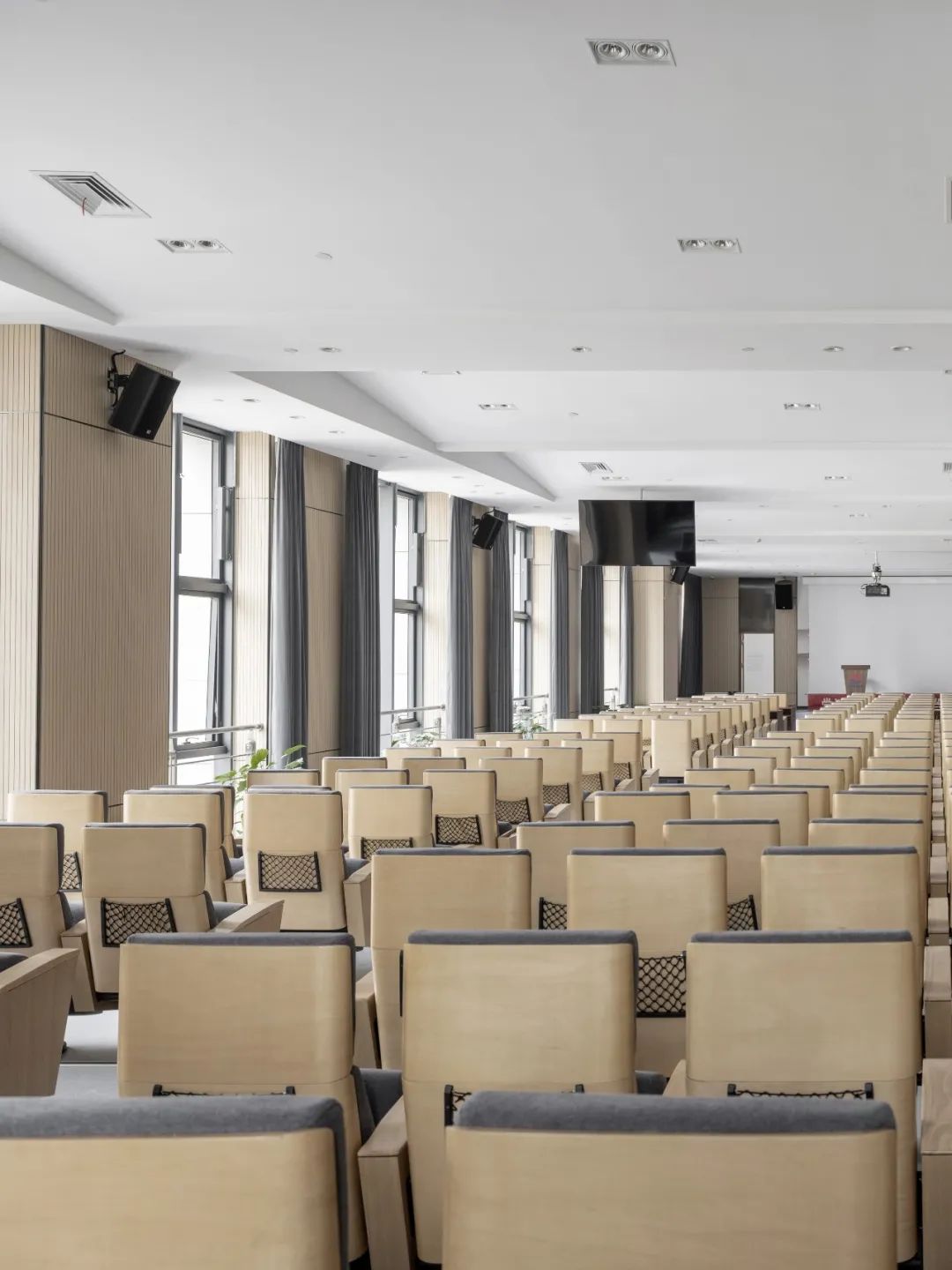 報告廳-常州寫字樓裝修